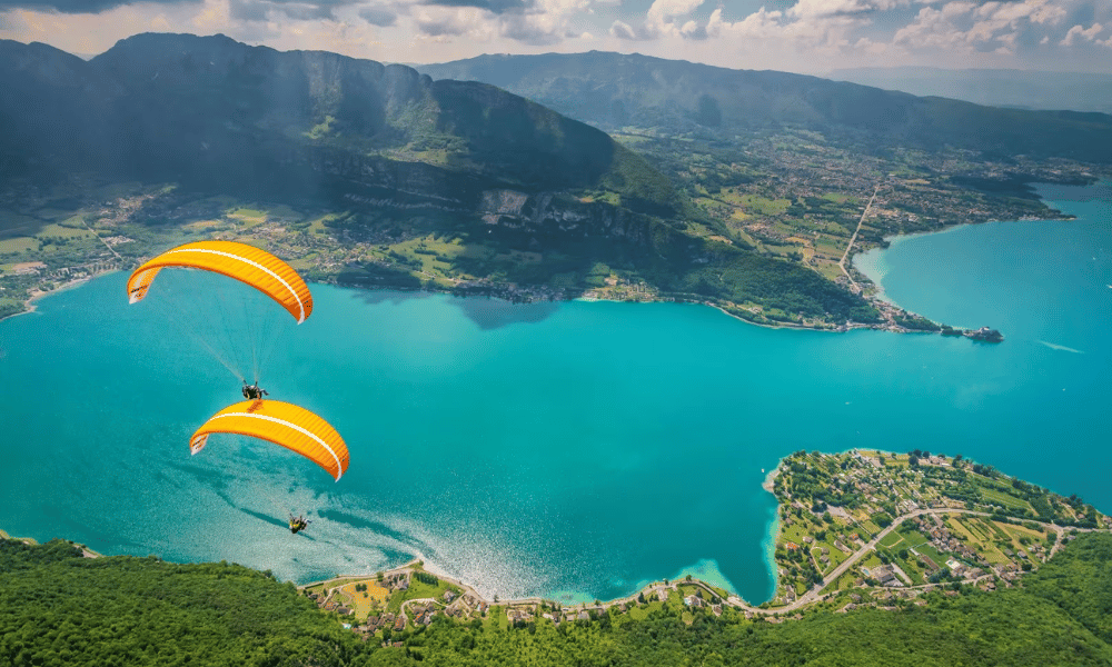 Activités sportives autour du Lac d’Annecy : vélo, montagne et sensations fortes